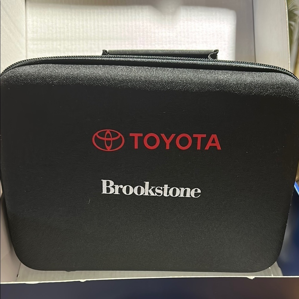 Brookstone Cordless Percussion Massager - Picture 5 of 7